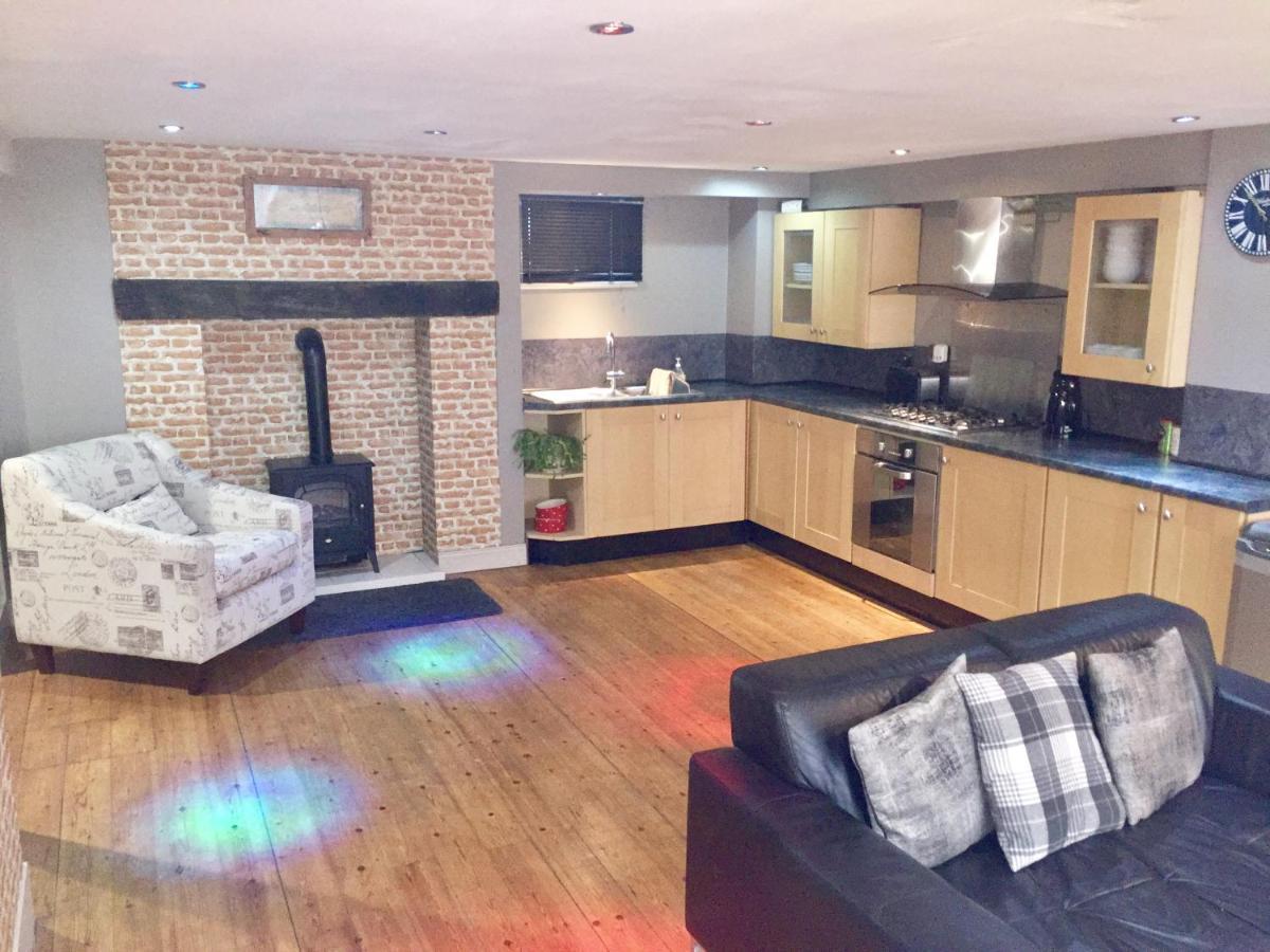 Large 2-Bed House Derbyshire Off Chatsworth Rd Chesterfield Luaran gambar